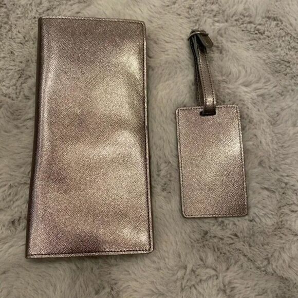 BNWT Nordstrom Patent Saffiano Gunmetal Leather Passport Wallet Luggage Tag $120 - Picture 2 of 12